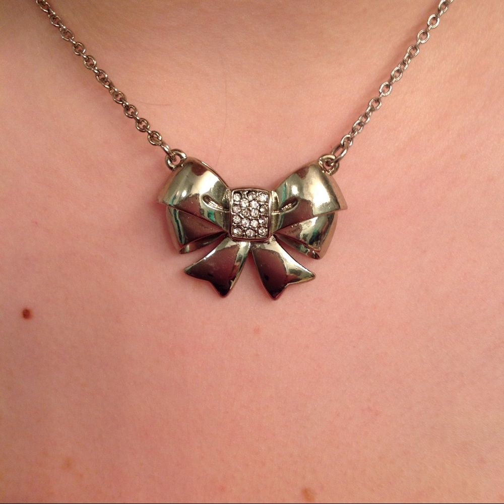 Bow tie necklace
